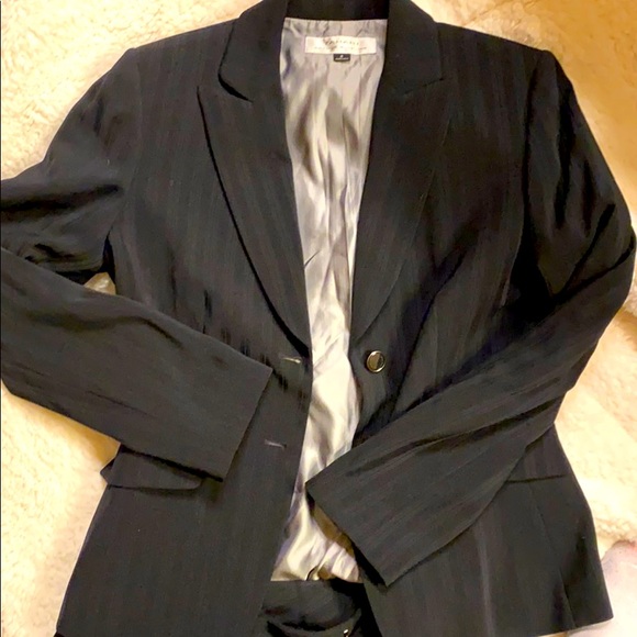 Tahari black pant suit - Picture 3 of 6